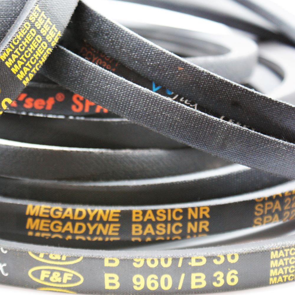 V-Belt - B102  Pitch Length 2634 mm Inside Length 2591mm Outside Length 2660mm
